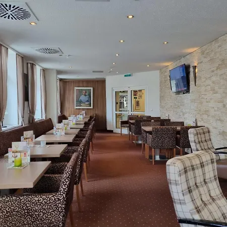 Rathaushotels Inklusive Hotel 4*