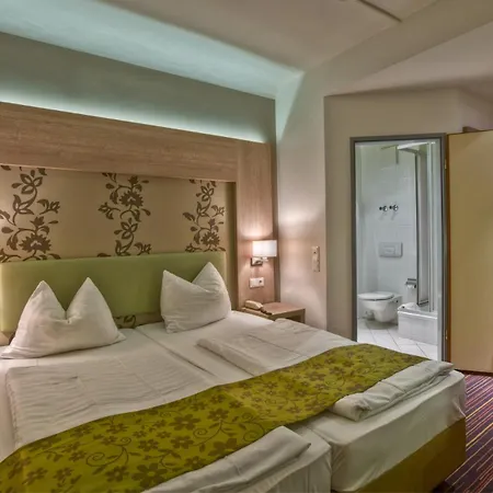 Rathaushotels 4*